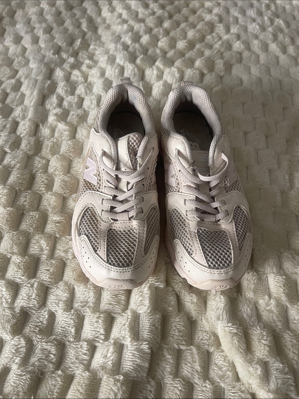 New Balance Kids Sneakers in Pale Pink